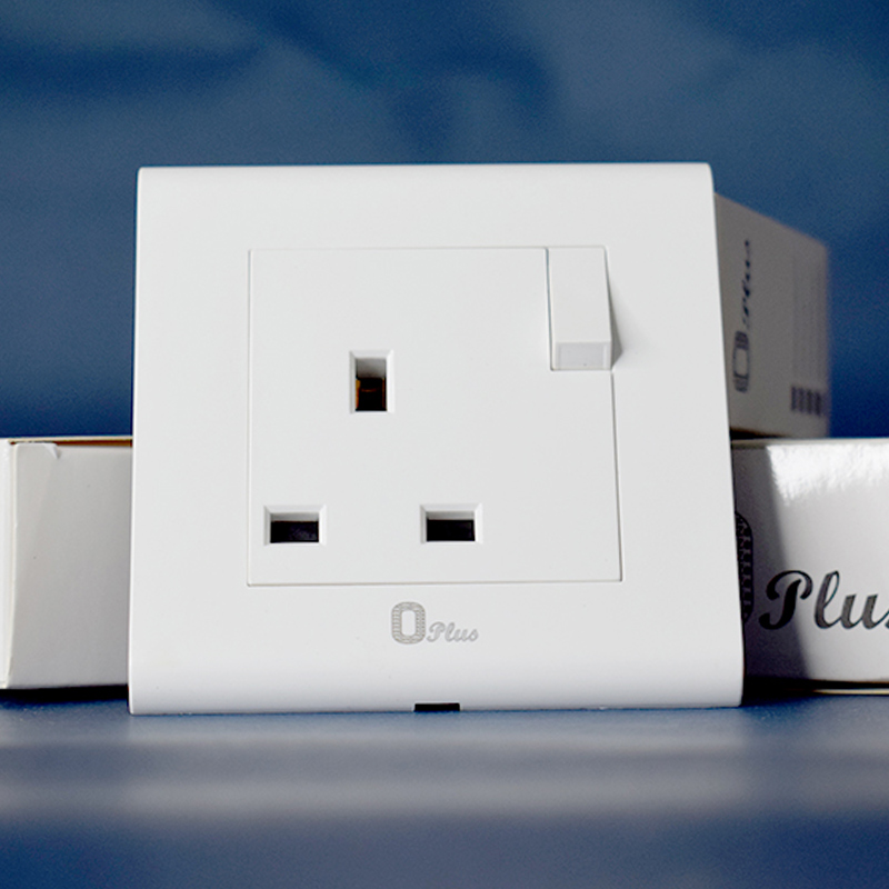 13-amp-3-pin-flat-socket-white