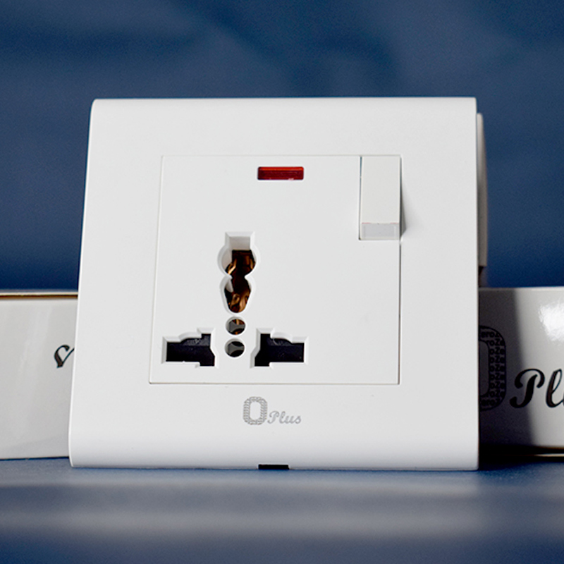 3-pin-universal-socket-white